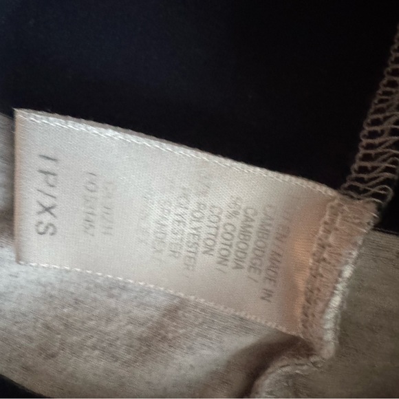 Super cute, Twik sweater, size XS 🖤 - Picture 5 of 5